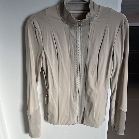 Varley Zip Up Jacket! - Picture 4 of 9